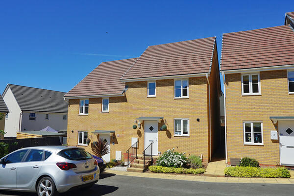 Portland Close, Cullompton. Devon. EX15 1UP.