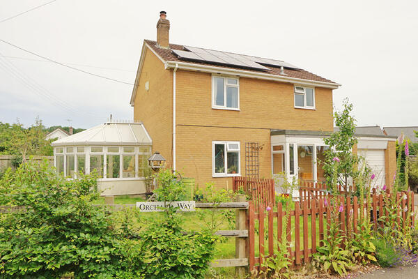 Orchard Way, Uffculme. Devon. EX15 3AJ.
