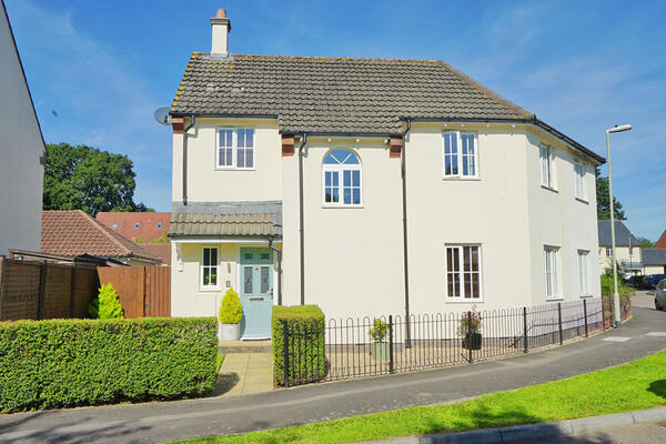 Willand Moor Road, Willand. Devon. EX15 2SZ.