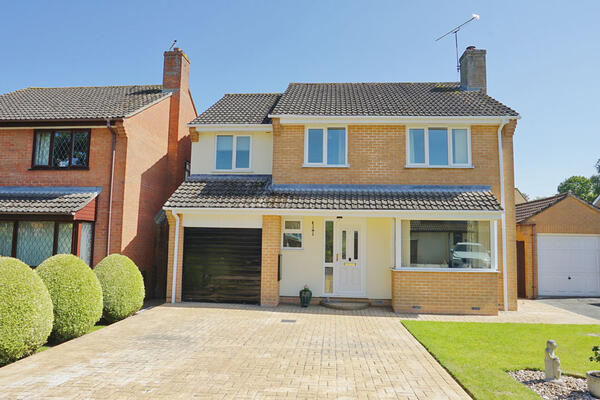 Bramley Close, Willand Old Village. Devon. EX15 2SN.
