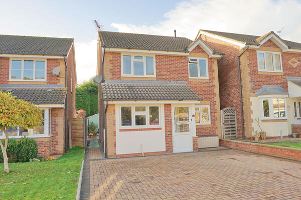 Victoria Close, Willand. Devon. EX15 2PD.