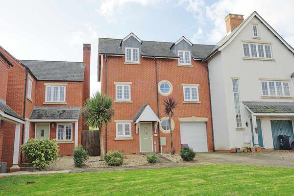 Heyridge Meadow, Cullompton. Devon. EX15 1FD.